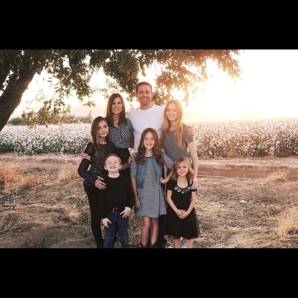 Meet your Posher, Nicole - Picture 3 of 4